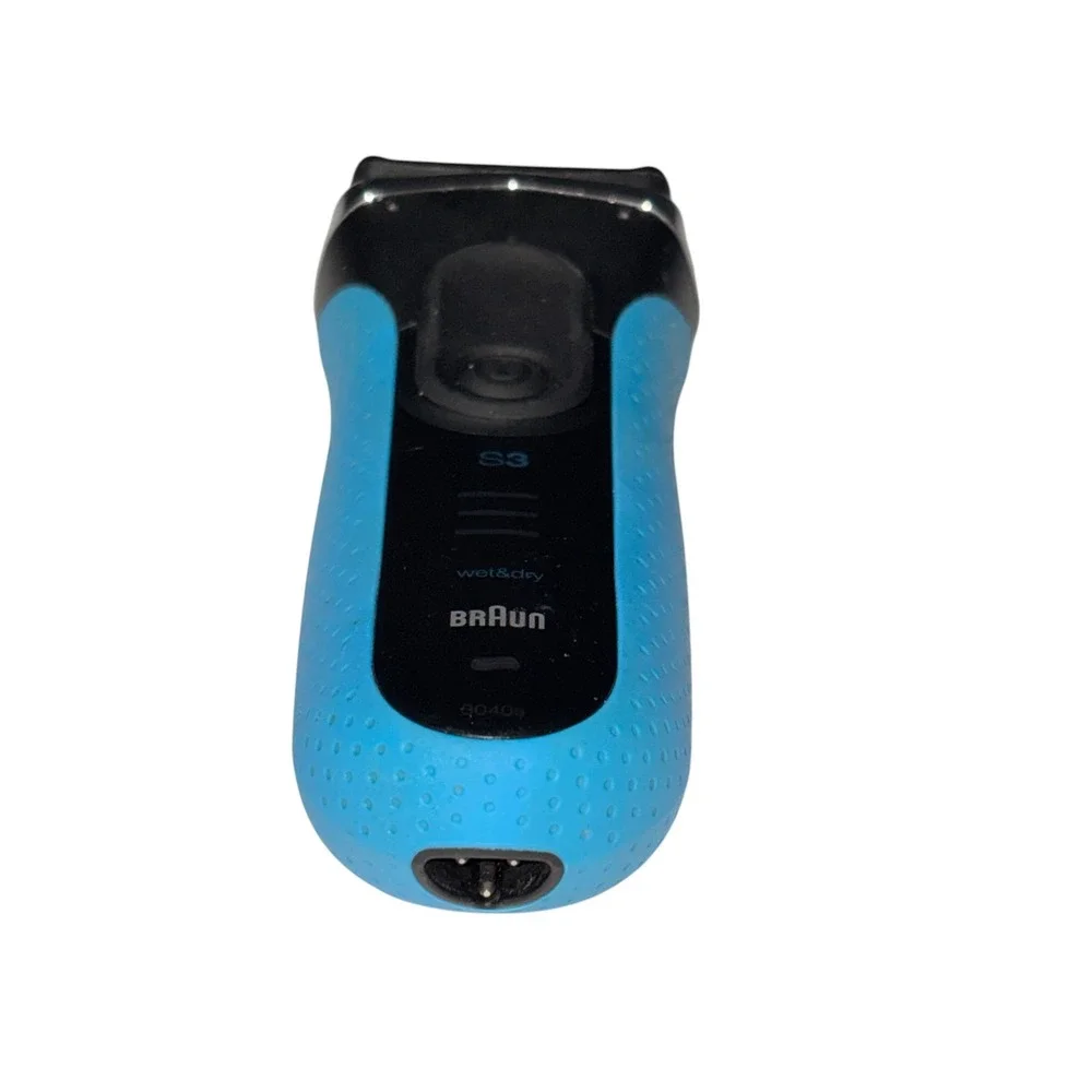 Braun Series 3 3040s Wet & Dry Electric Foil Shaver Blue w/ Charger Works Great!